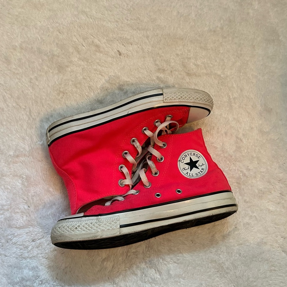 Hot pink converse